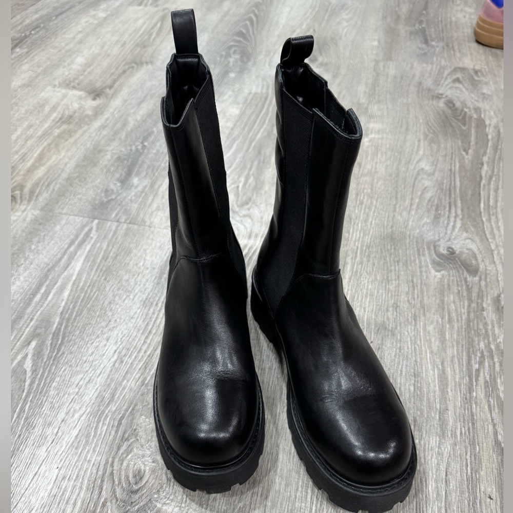 VAGABOND SHOEMAKERS COSMO 2.0 LEATHER CHELSEA BOOT BLACK EU 40 (US WOMEN'S 10) M